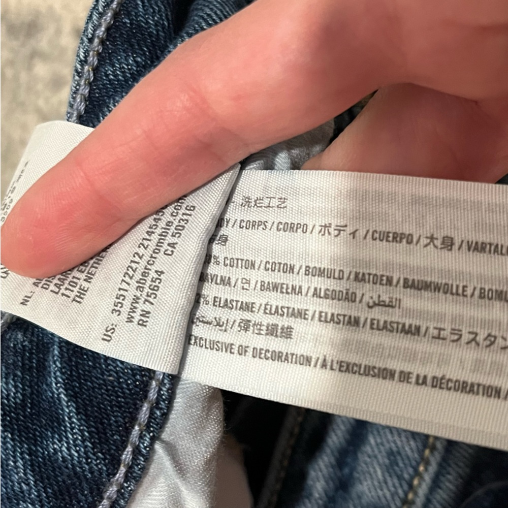Hollister Curvy Ultra High-Rise Vintage Straight Jeans Vintage Stretch Size W26 - Picture 10 of 10